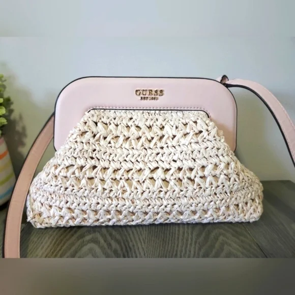 GUESS new!Liguria braided frame clutch/crossbody bag in pale pink with dust bag. - Picture 3 of 10